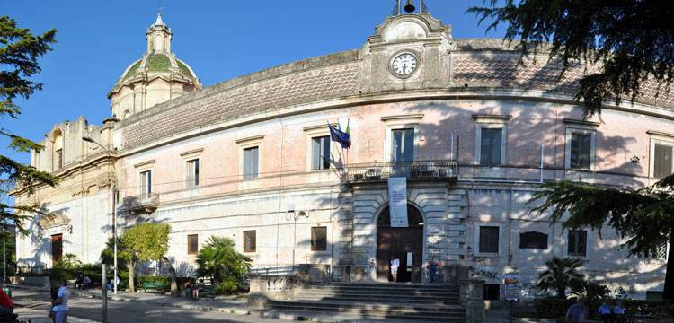 Incidente sul lavoro ad Altamura, operaio nocese in ospedale Incidente sul lavoro ad Altamura, operaio nocese in ospedale