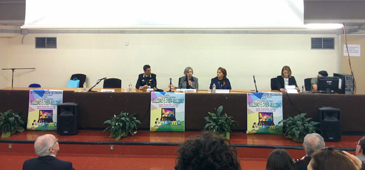 “Bullismo e Cyber-bullismo”: genitori fungano da esempio