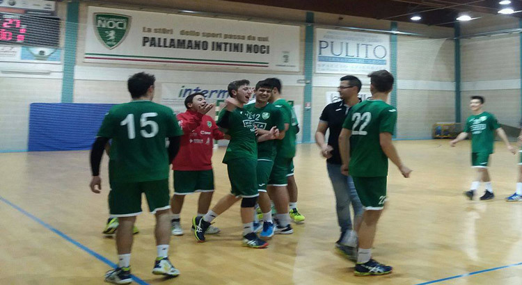 Pallamano Noci Under 18 campione regionale