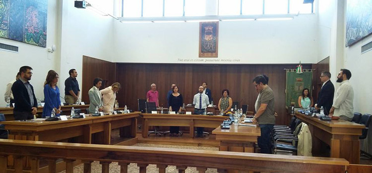 Il Consiglio in silenzio per le vittime innocenti della scorsa settimana