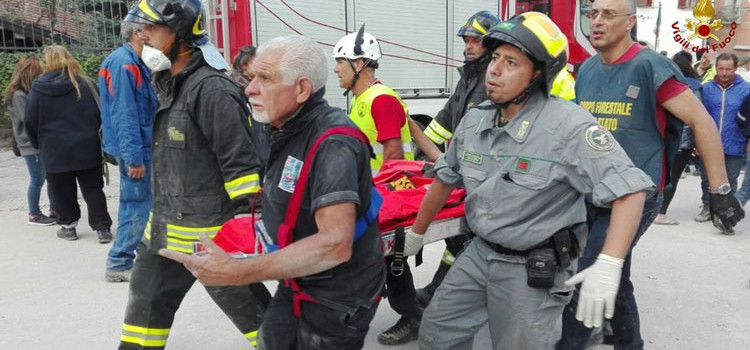 La terra trema, l’Italia muore: è l’ora della solidarietà
