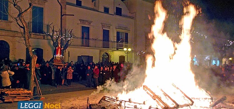 Santa Lucia 2016: “Si accenda quel fuoco che brucia l’egoismo”
