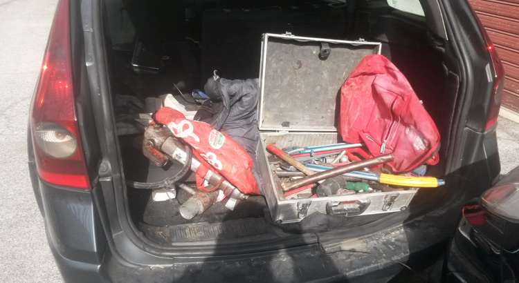 furto-macto-arnesi-auto