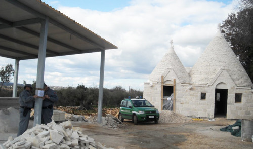 Abusi edilizi in agro, denunciate due persone