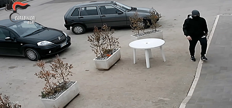 Tradito dall’auto, arrestato rapinatore seriale